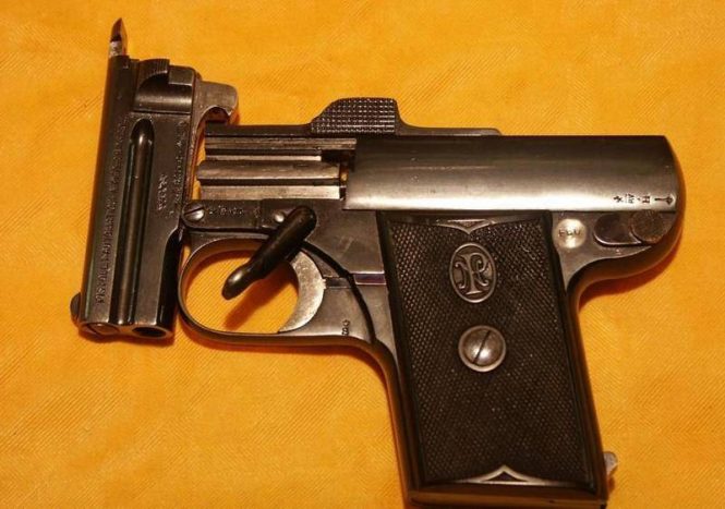 Nicolas Pieper Pistol Model C, Basculant